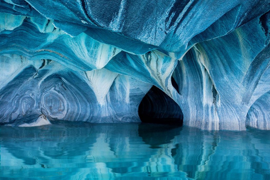 Мраморные пещеры Патагонии. Южная Америка.