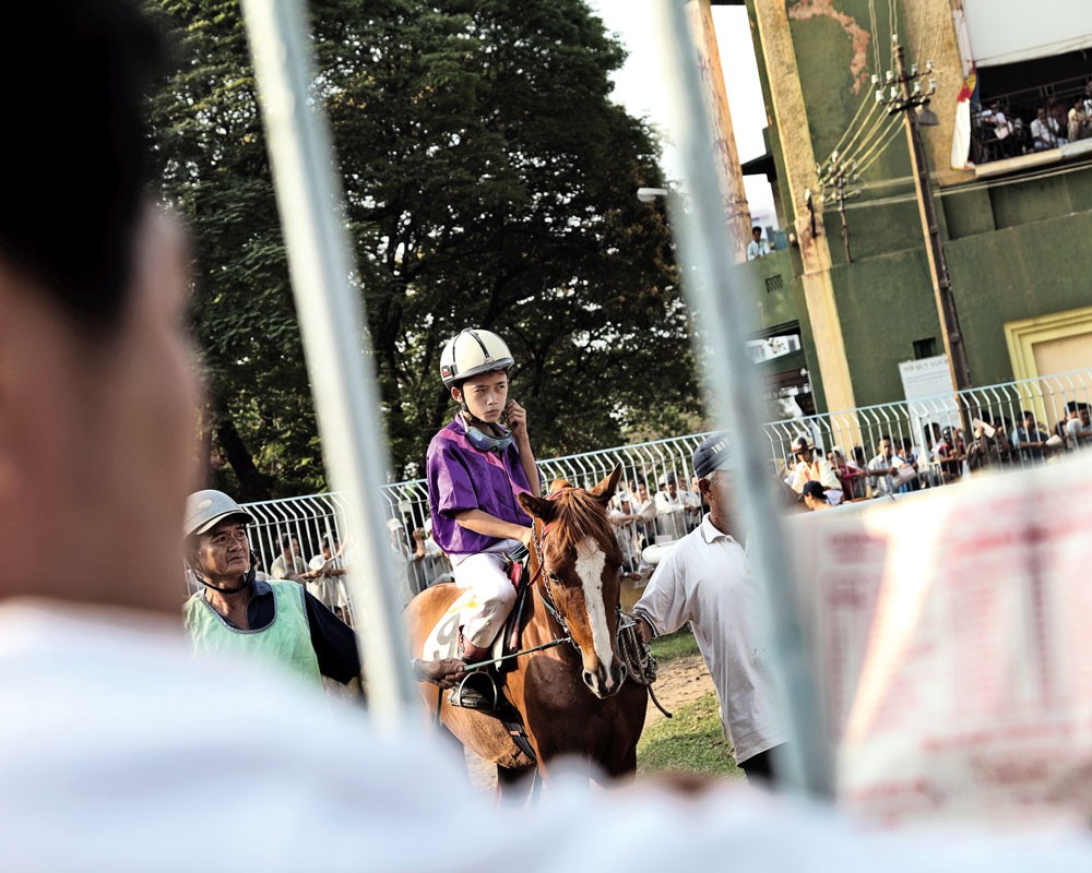 Хошимин Вьетнам фотопроект конные лошадиные скачки