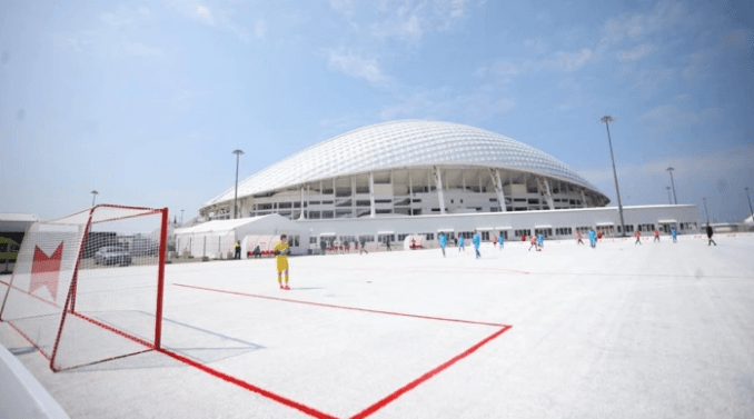 футбольное поле Сочи переработанный пластик стаканы ЧМ-2018 футбол спорт экология