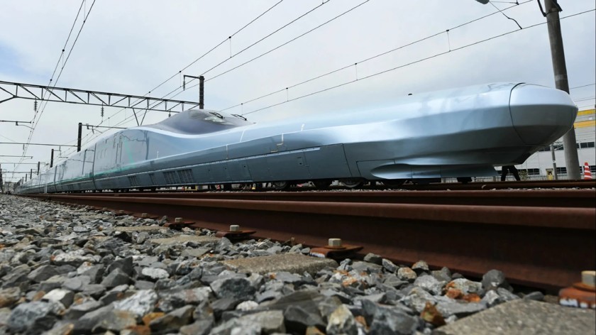Самый быстрый поезд в мире представили в Японии