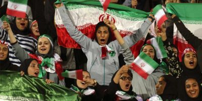 Иранкам разрешили посещать футбольные матчи наравне с мужчинами