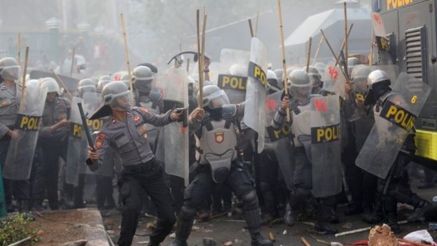 протесты в Индонезии