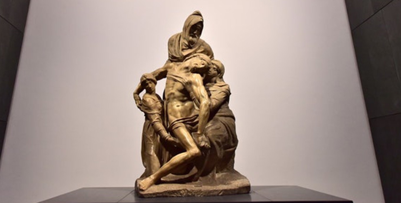 Скульптуру Микеланджело реставрируют на глазах у посетителей музея