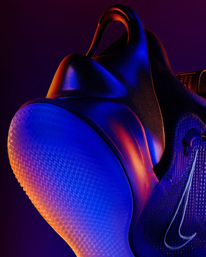Adapt BB 2.0: стартовали продажи "умных" кроссовок от Nike