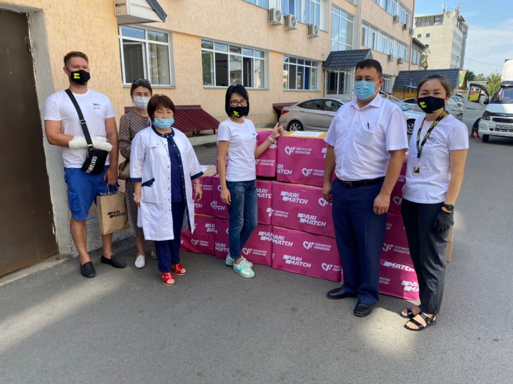 Бизнес поддержал казахстанских врачей.  Медики получили средства индивидуальной защиты