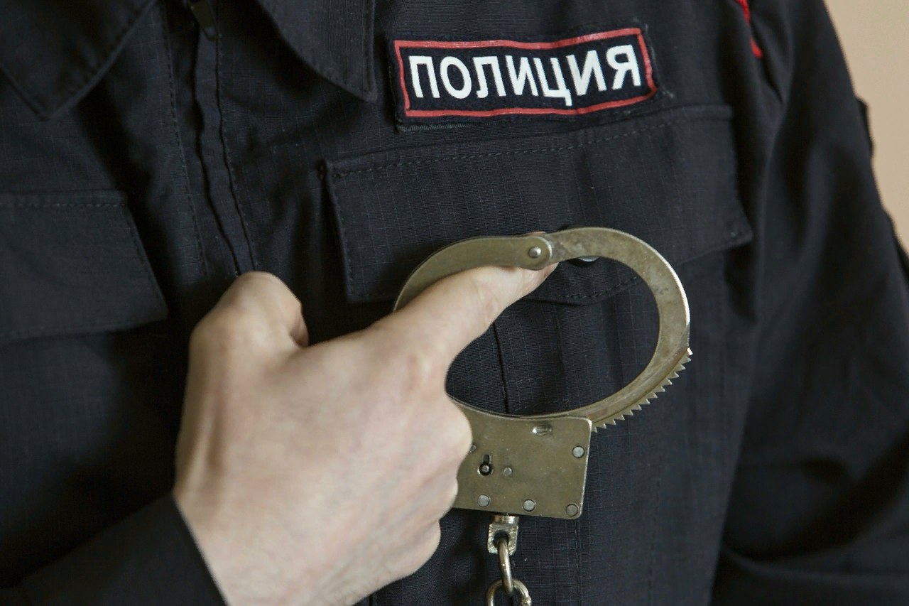 Полицейские Жезказгана украли телефон у покойника и оформили кредит на его имя