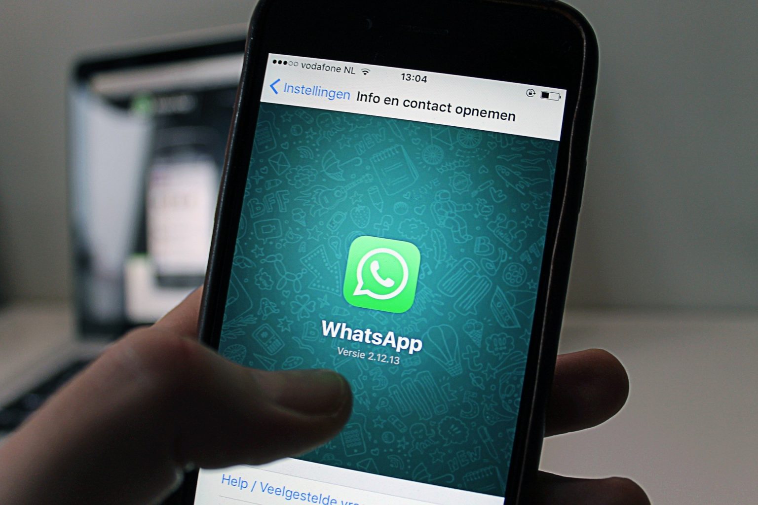 Пользователи WhatsApp теперь будут делиться личными данными и с Facebook