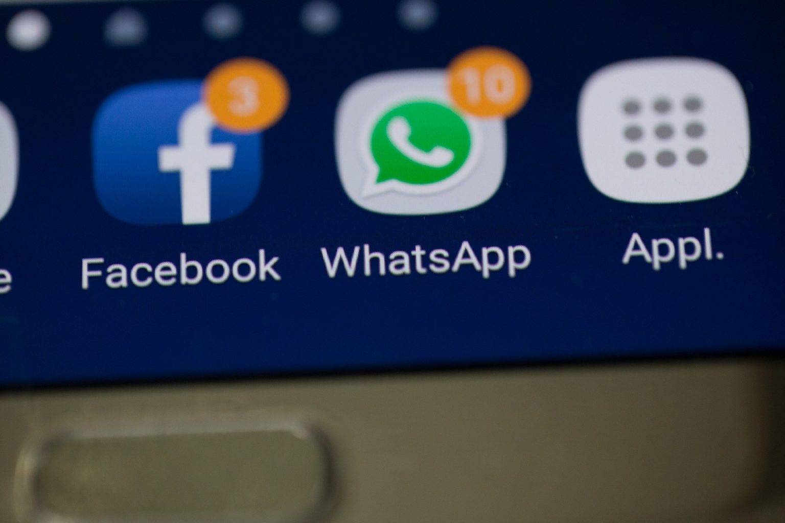 WhatsApp ограничит функционал пользователей, не принявших новые правила