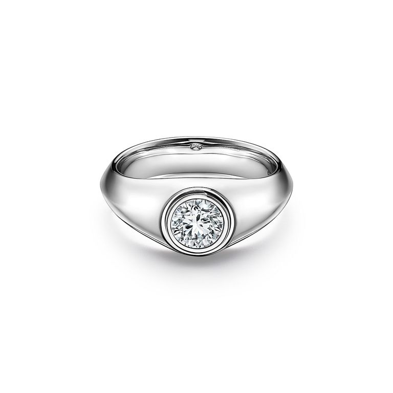 Он сказал «да»: Tiffany & Co впервые выпустит обручальные кольца для мужчин