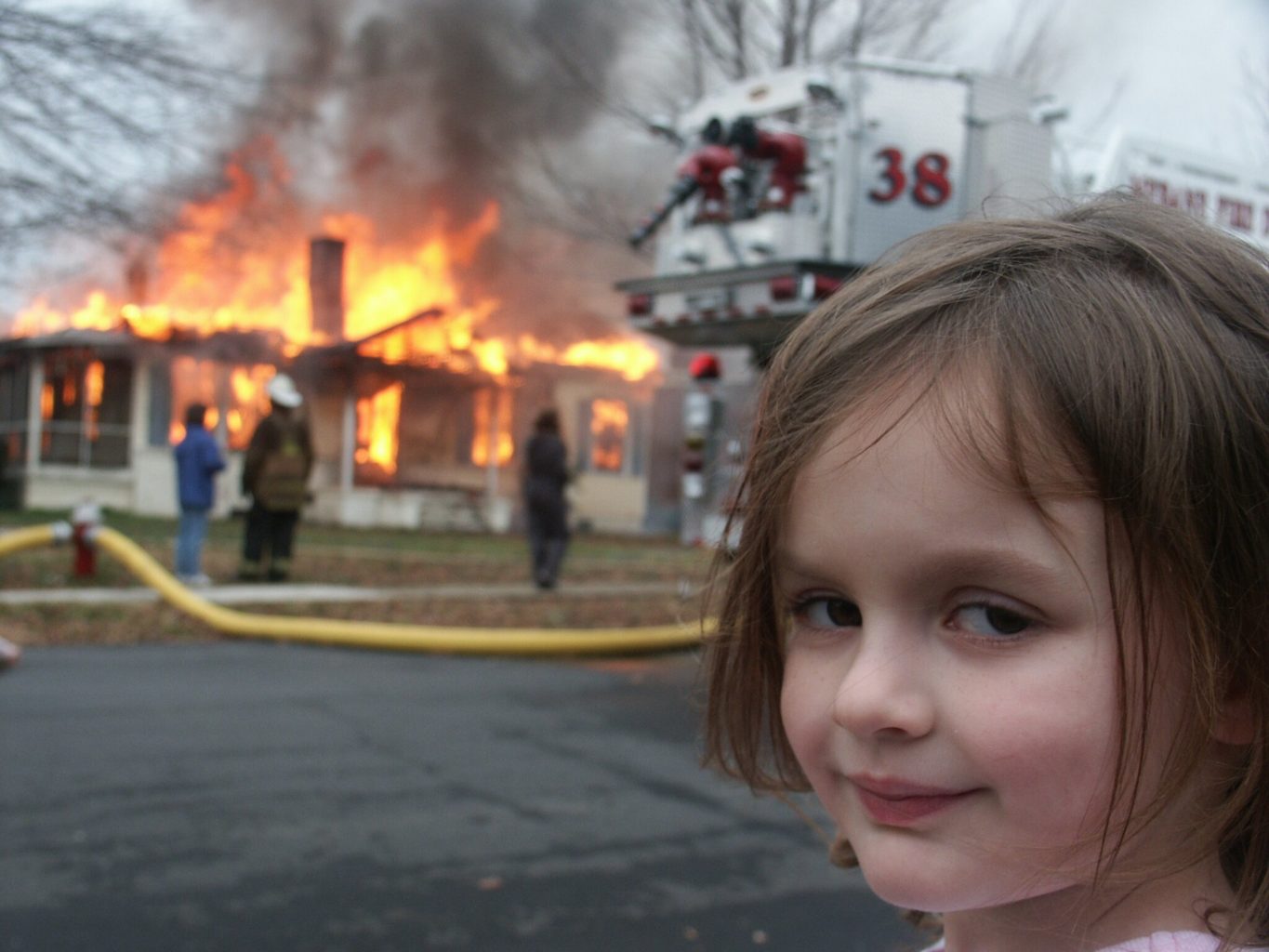 Мемную фотографию Disaster Girl продали в виде NFT за полмиллиона долларов