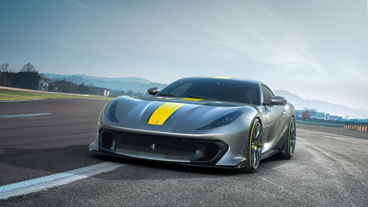 Ferrari представила два мощнейших дорожных суперкара в своей истории