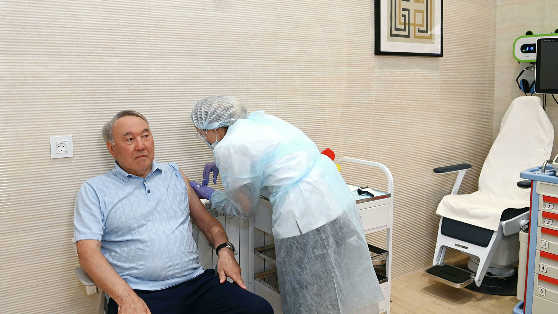 Какую вакцину выбрал Нурсултан Назарбаев?