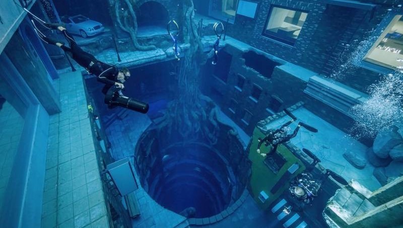 В Дубае открылся самый глубокий в мире бассейн для дайвинга