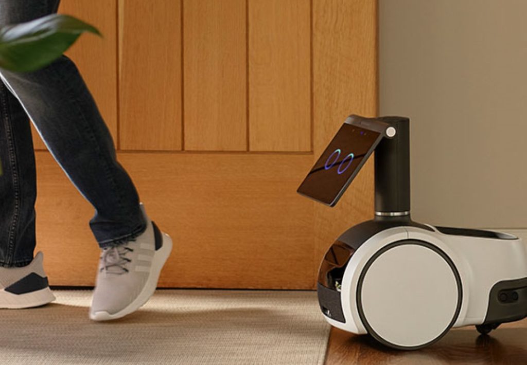 Amazon представила своего первого домашнего робота Astro