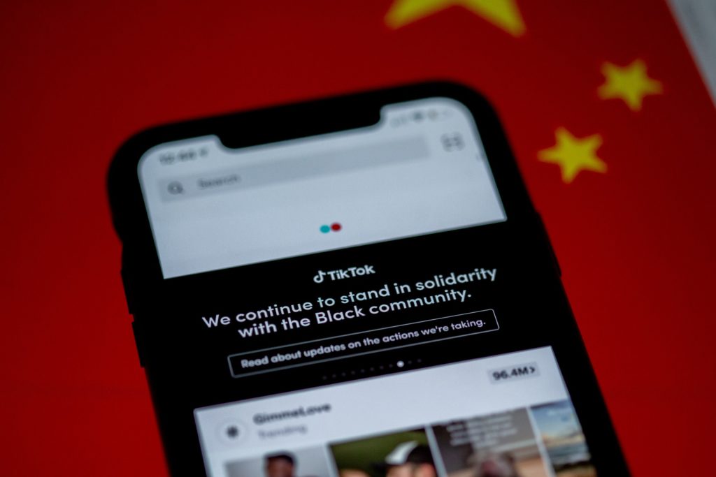 Китайским детям запретили пользоваться TikTok больше 40 минут в день