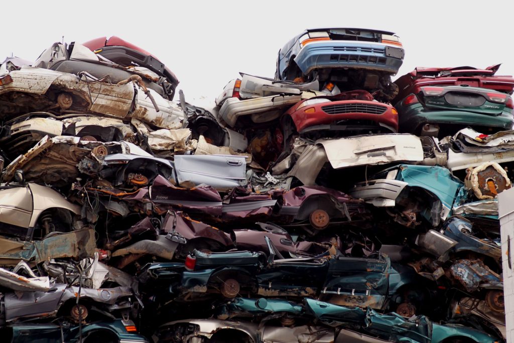 Прием старых автомобилей на утилизацию приостановят в Казахстане