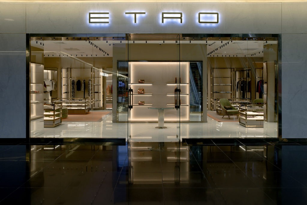 Etro: синоним стиля теперь в Esentai Mall