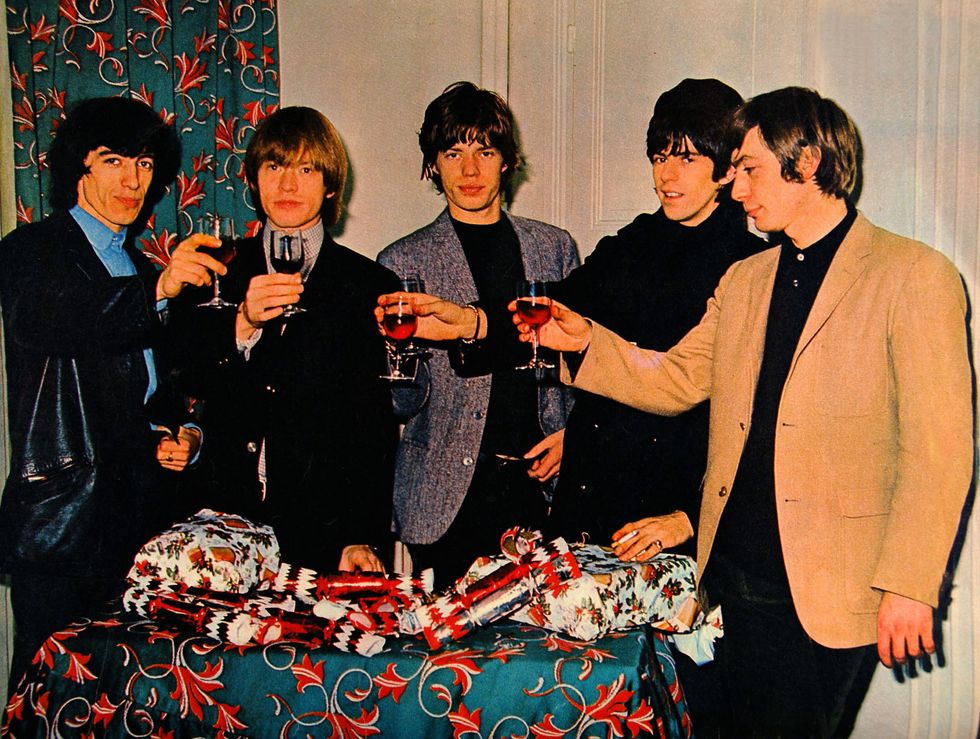 Как у Элтона Джона и The Rolling Stones: 6 праздничных образов на Новый Год
