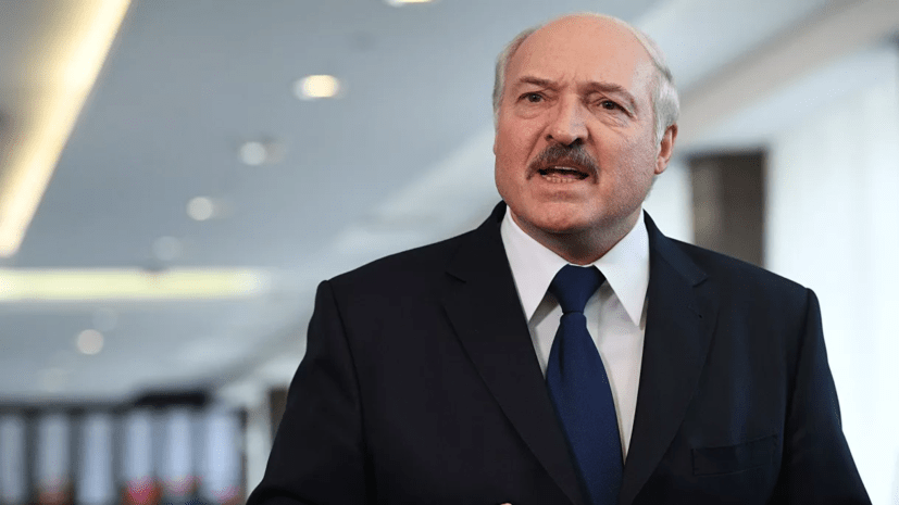 "Позвонить было трудно, снять трубку?" - Лукашенко призывает к переговорам