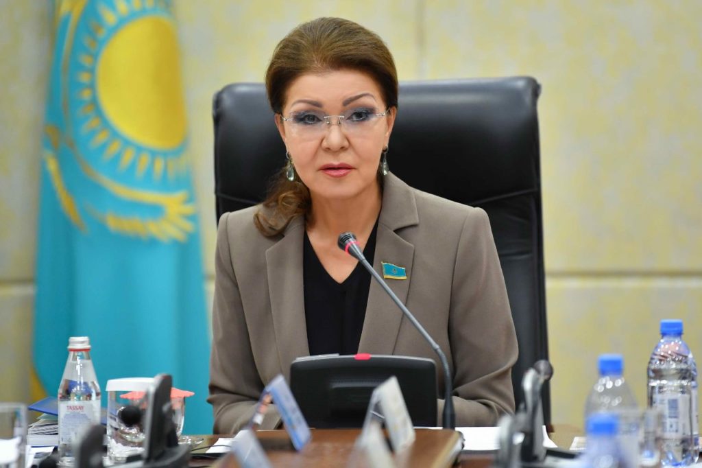 Дарига Назарбаева заявила о сложении полномочий депутата Мажилиса