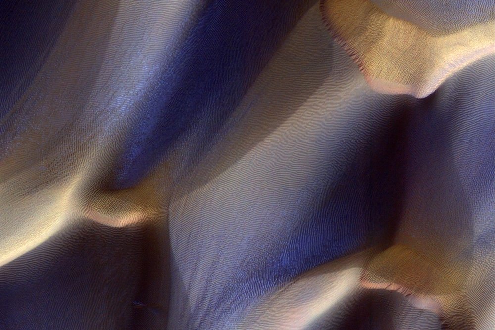 Уникальные кадры редких марсианских облаков запечатлели ученые