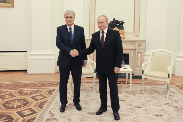 «Здесь есть над чем работать». Какие документы подписали по итогам встречи Путина и Токаева