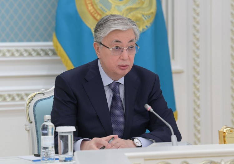 Сотни тысяч казахстанцев не могут получить соцвыплаты за аренду жилья - Токаев