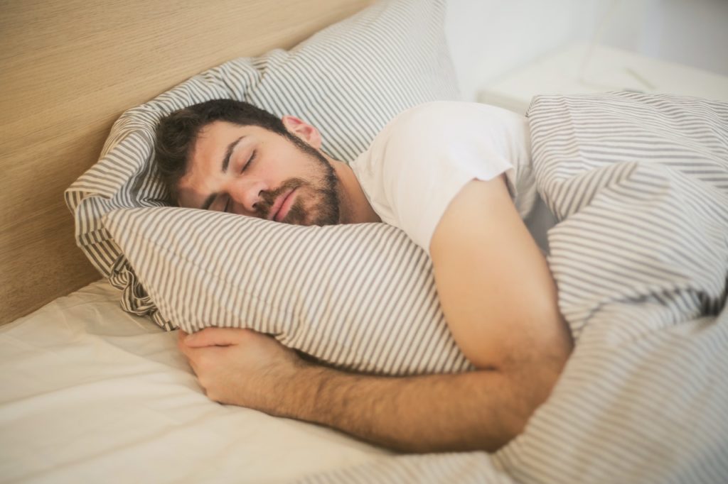 Спать, чтобы худеть – ученые выявили взаимосвязь между сном и лишним весом