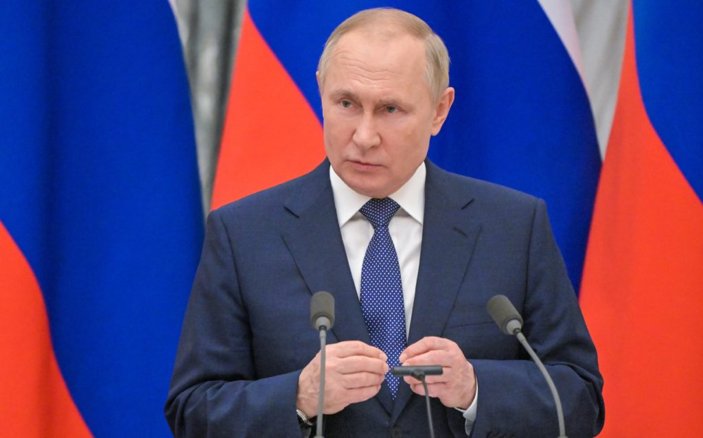 Путин: "Они прикрываются людьми в надежде затем обвинить Россию"