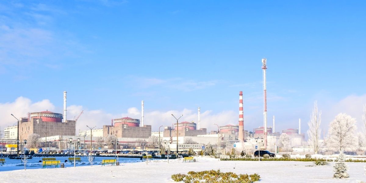 «Это грозит вторым Чернобылем и даже большим». Горит крупнейшая АЭС Европы