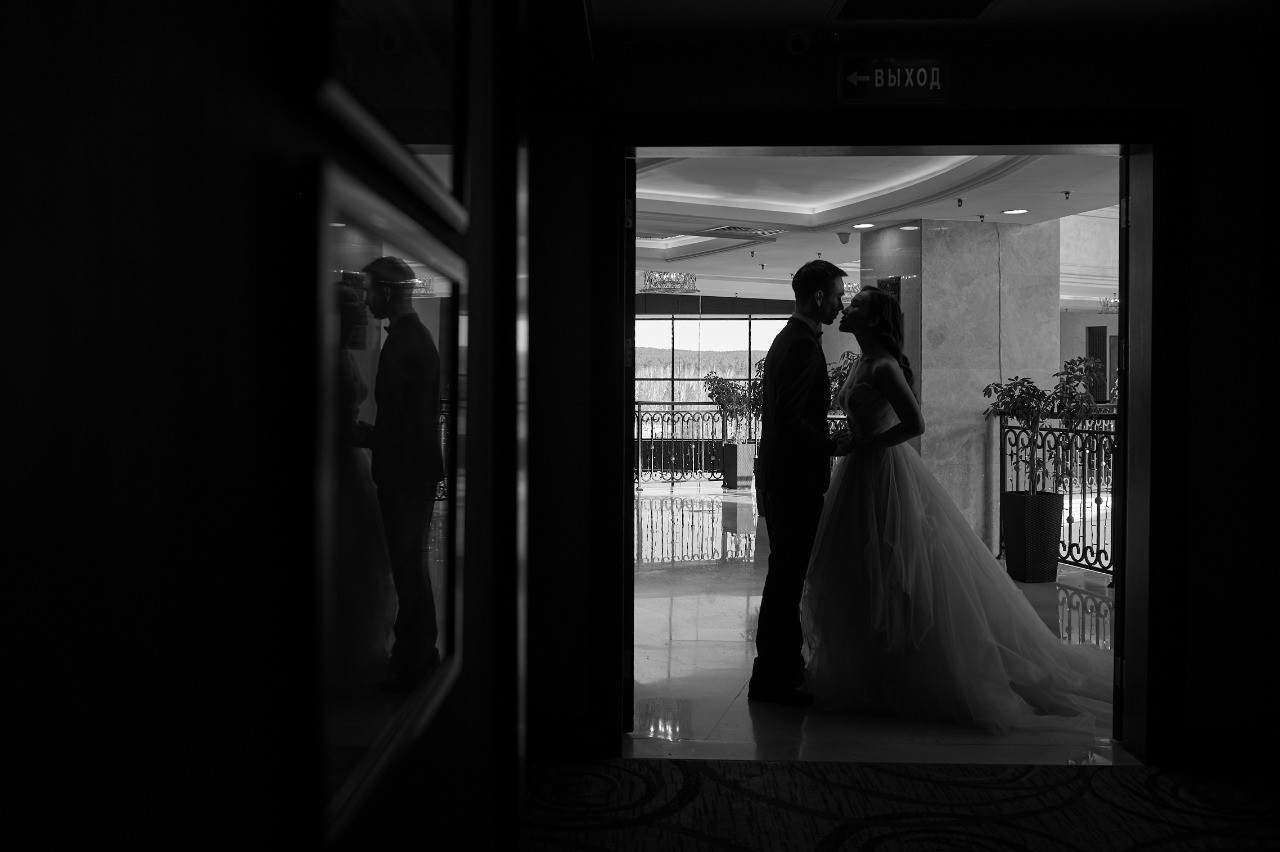 Банкет на берегу озера,  роскошный номер и незабываемая фотосессия: как организовать свадьбу мечты в Боровом