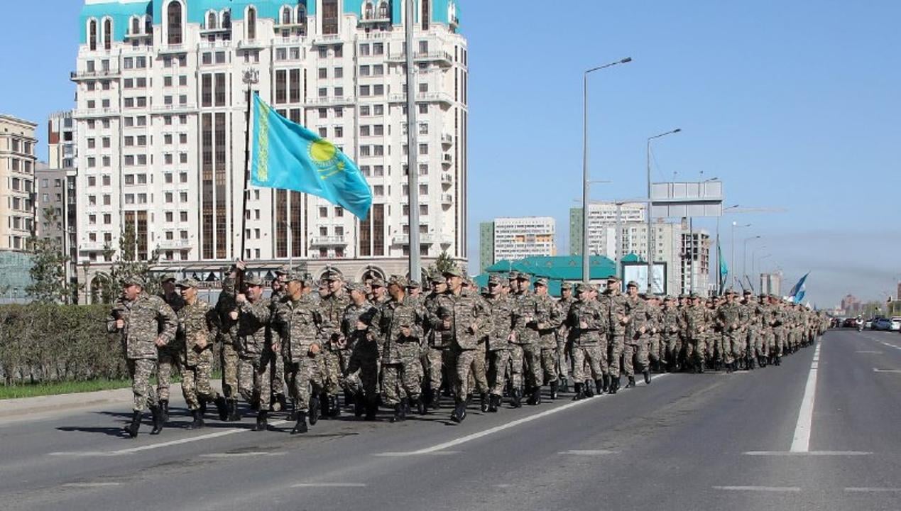 Казахстан отмечает День защитника Отечества