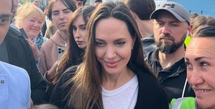 Украина глазами Джоли: актриса и посол доброй воли рассказала о своей поездке