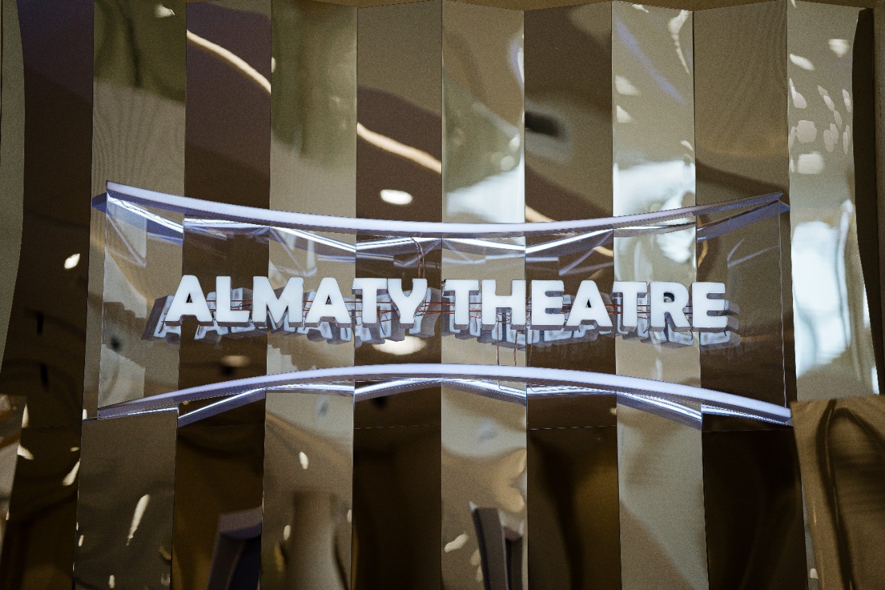 Красная дорожка и искусство во всех его проявлениях: как прошло торжественное открытие Almaty Theatre