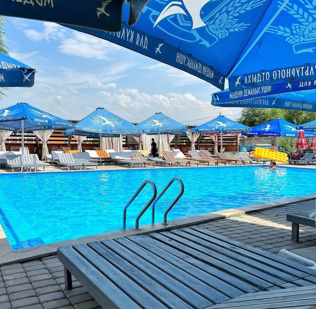 Вдали от обезумевшей жары: 7 лучших бассейнов в Алматы и его окрестностях