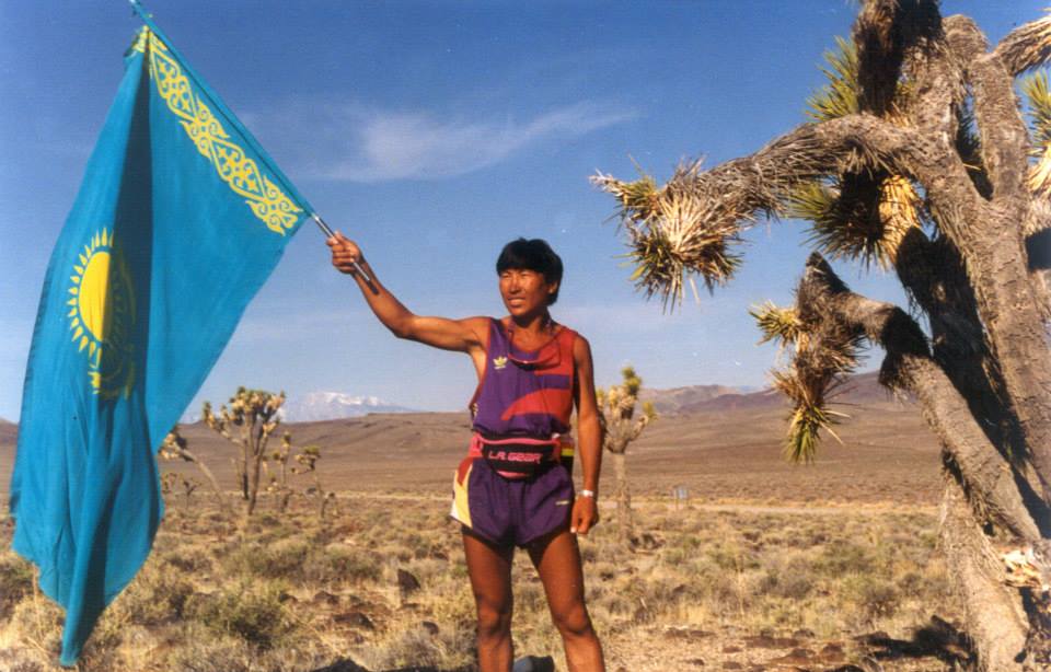 «Это позор на весь мир». Всемирно известный казахстанский марафонец сообщил о своем аресте