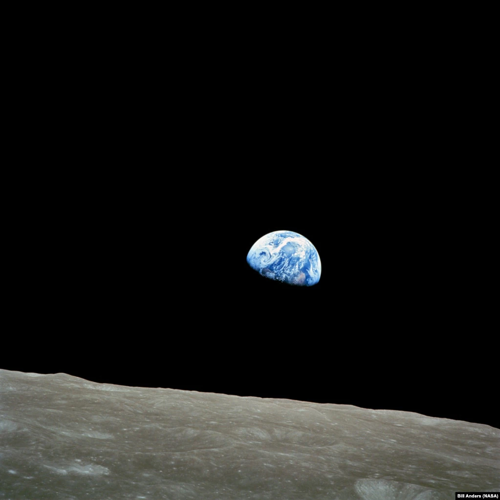 От первой фотографии Земли до новейших снимков "Джеймса Уэбба": изображения космоса сквозь года
