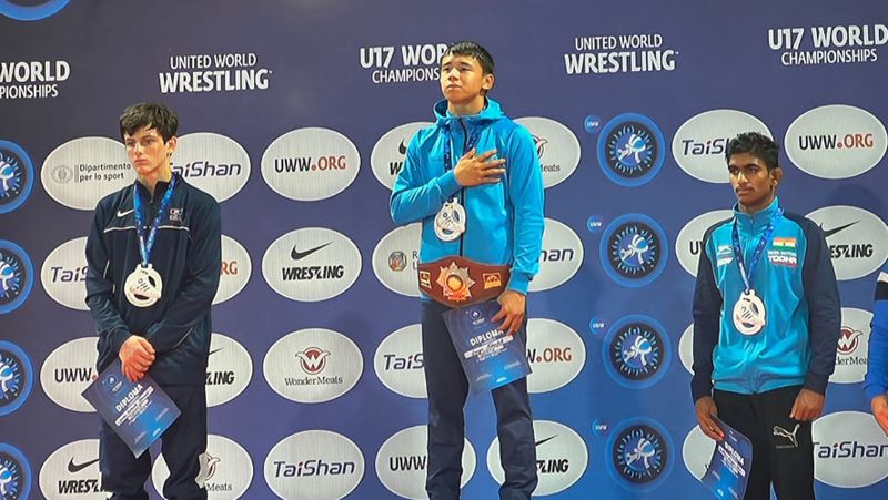 Казахстанский борец завоевал «золото» на чемпионате мира среди юниоров