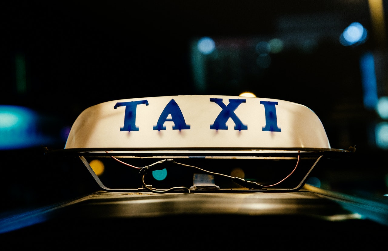 Как зарабатывать на туристах: таксист развел гражданку Италии на баснословную сумму