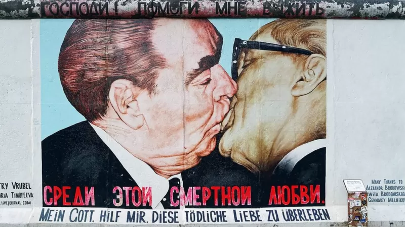 Скончался автор граффити "Поцелуй Брежнева и Хонеккера"