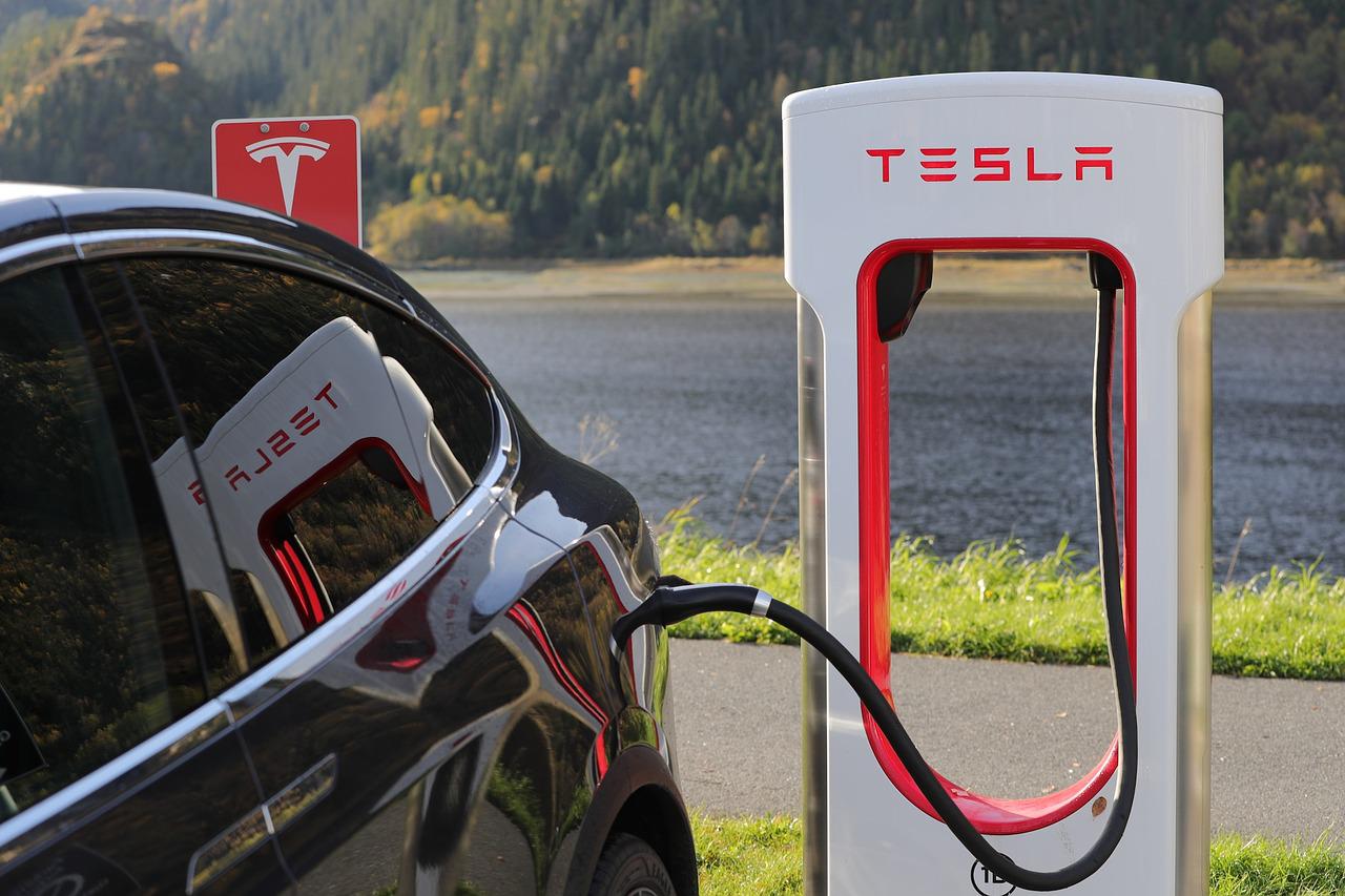 Tesla могут запретить производство и продажу автомобилей в Калифорнии