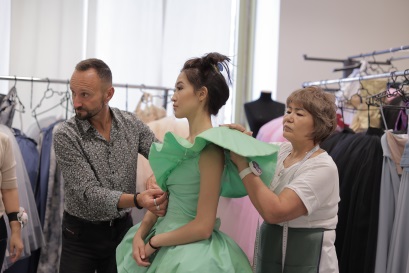Немецкий хореограф и французский костюмер. Как Astana Opera готовится к  мировой премьере балета «Золушка»