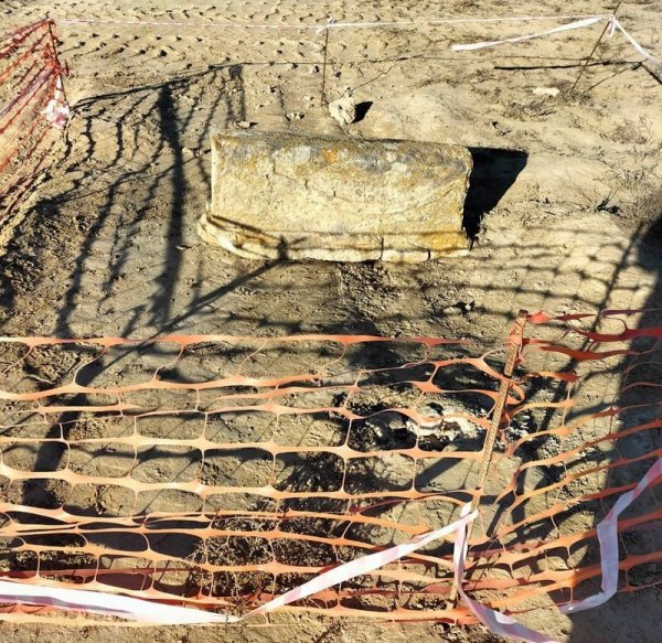 Нефтяники в Актау обнаружили древнюю могилу