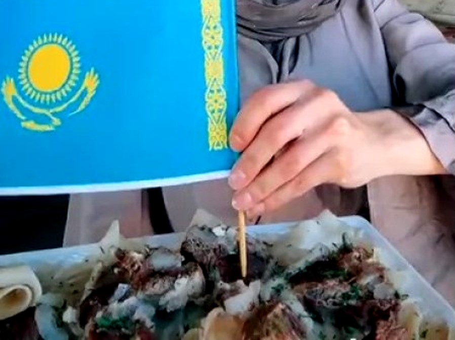 Блогер из Ливана приготовила бешбармак. Что по этому поводу думают казахстанцы 