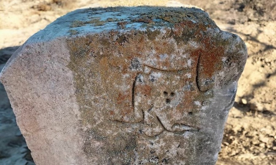Нефтяники в Актау обнаружили древнюю могилу
