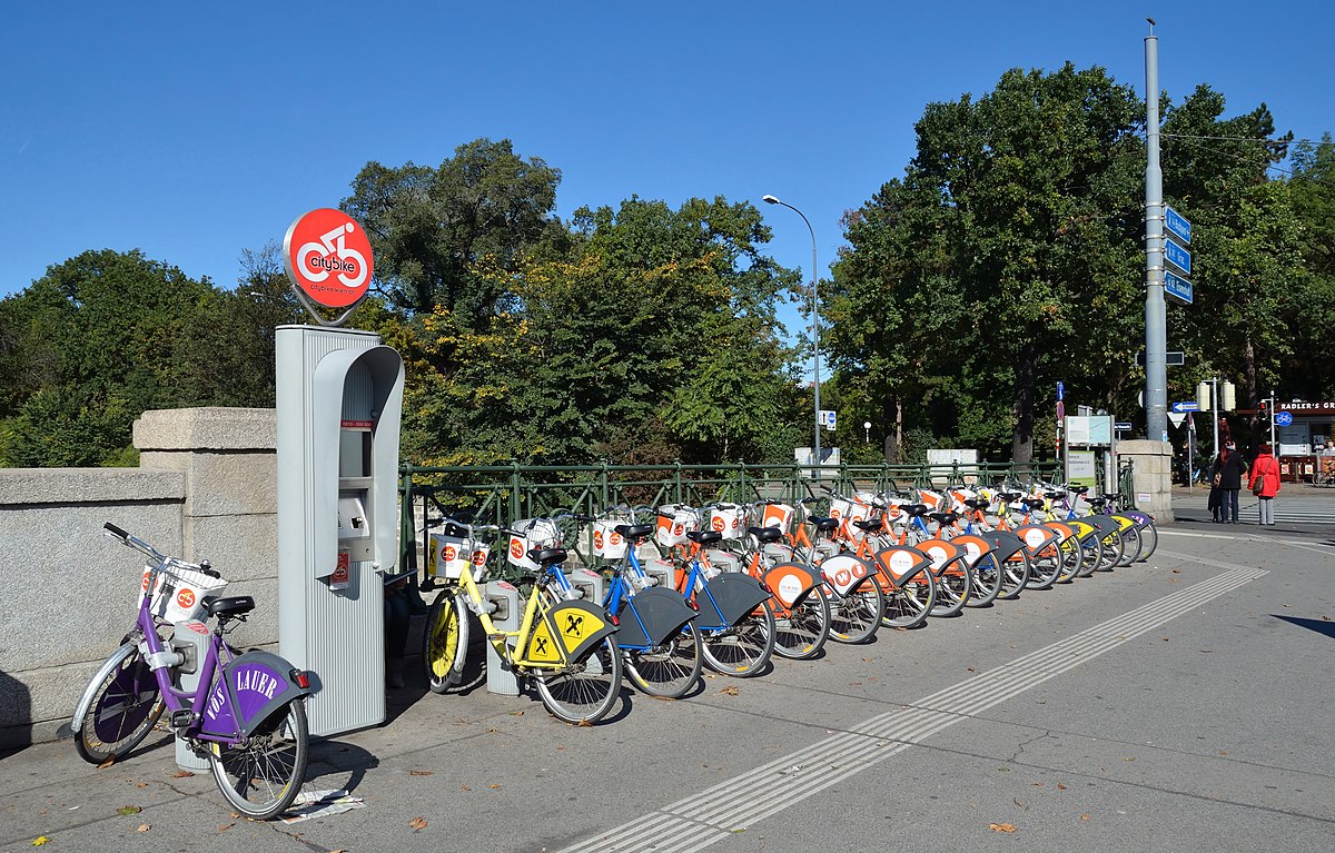 Как там у них за бугром: в Вене велопрокат вошел в систему городского общественного транспорта
