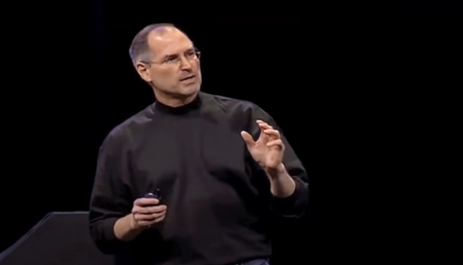 Стив грей. Steve jobs presentation iphone 2007. Стив Джобс с айфоном. Steve jobs introduces iphone in 2007. Стив Джобс в 70х.