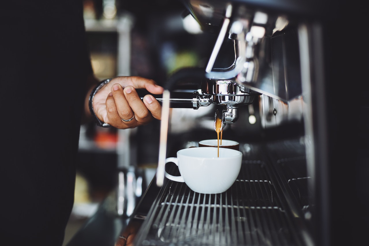 Как кофе влияет на психику: позитивные, негативные и странные эффекты