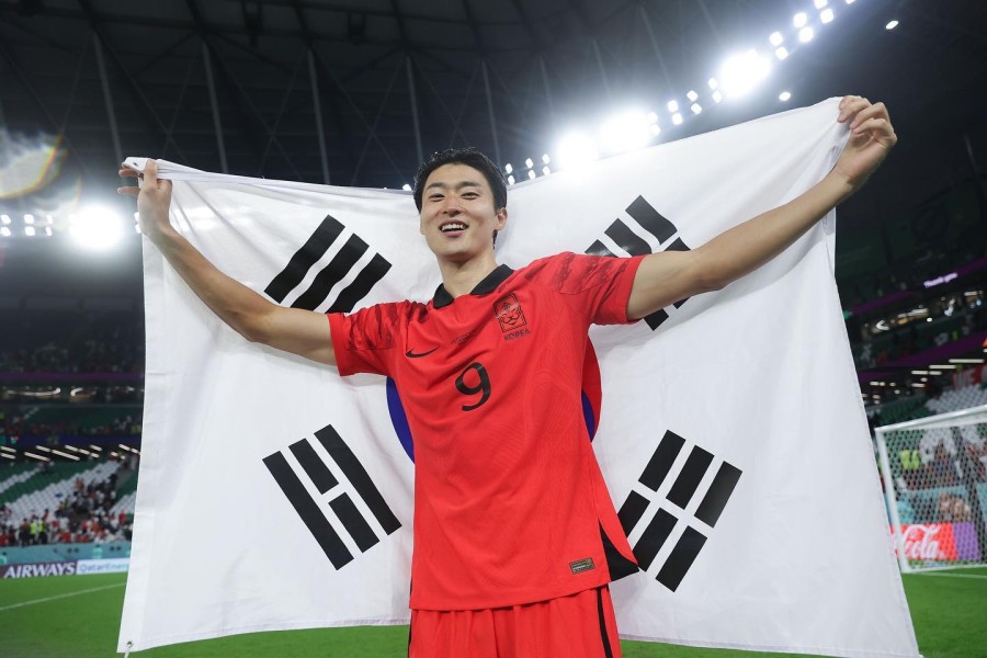 Поклонницы атаковали Instagram южнокорейского футболиста