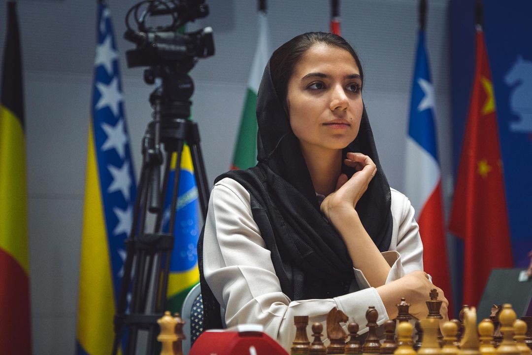 Что будет с иранской шахматисткой, которая сняла хиджаб на чемпионате в Алматы